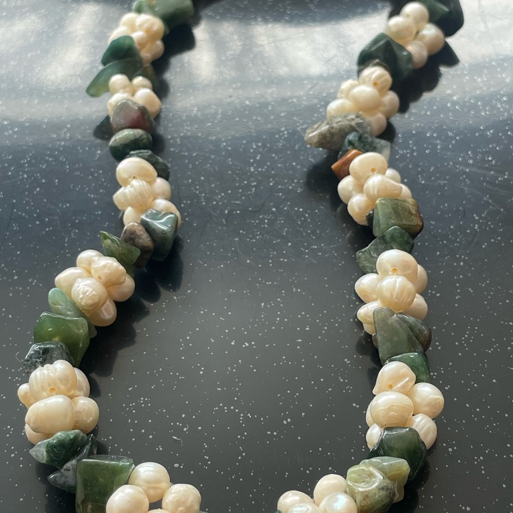 Elegant Pearl and Green Stone Necklace